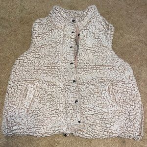 Sleeveless fleece jacket, size large fits like a medium